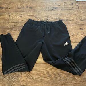 Men’s climate, aka airy adidas trainer joggers